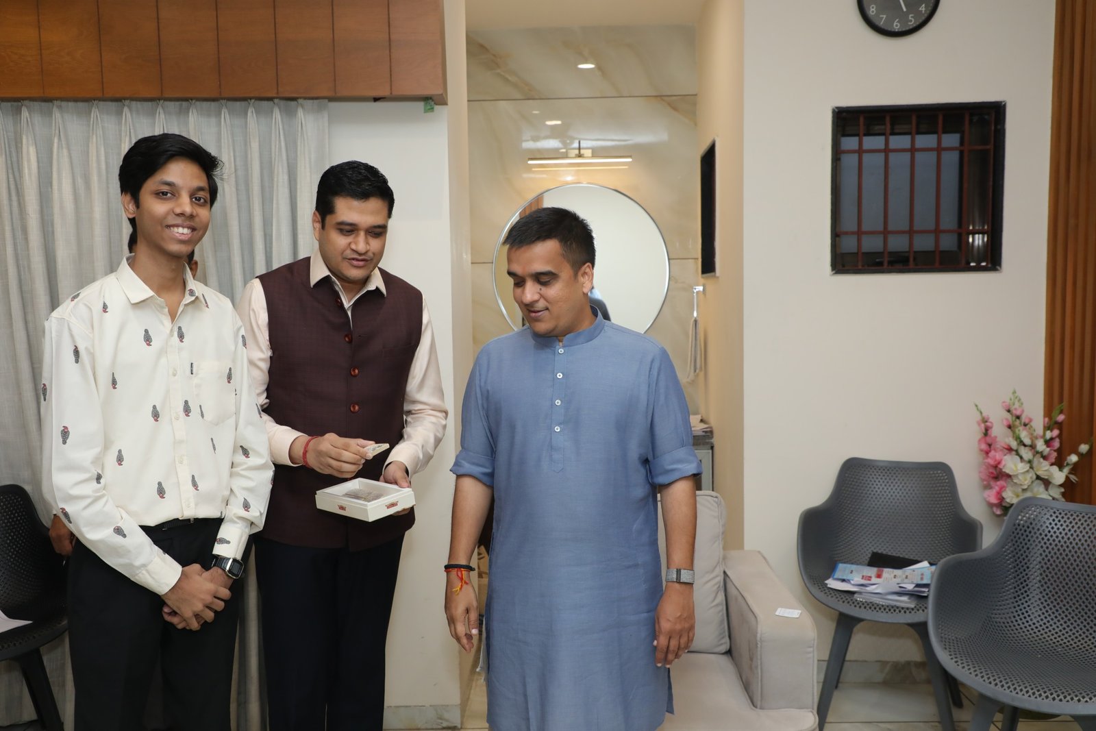 Felicitation moment