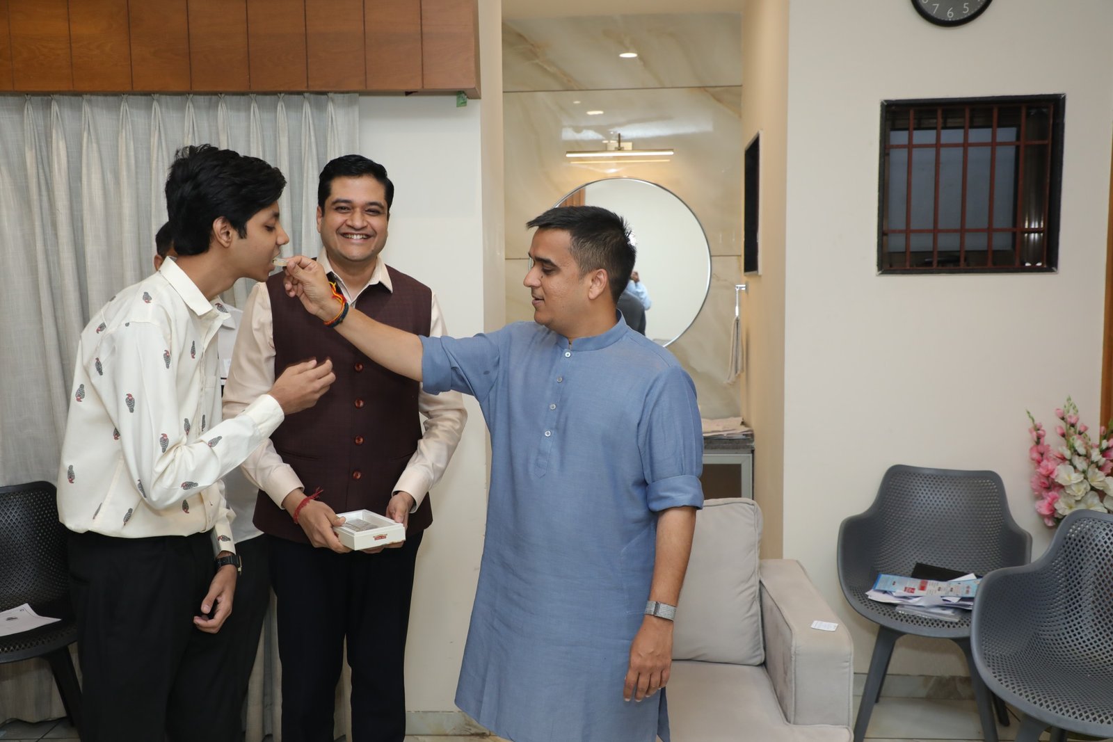 Felicitation moment