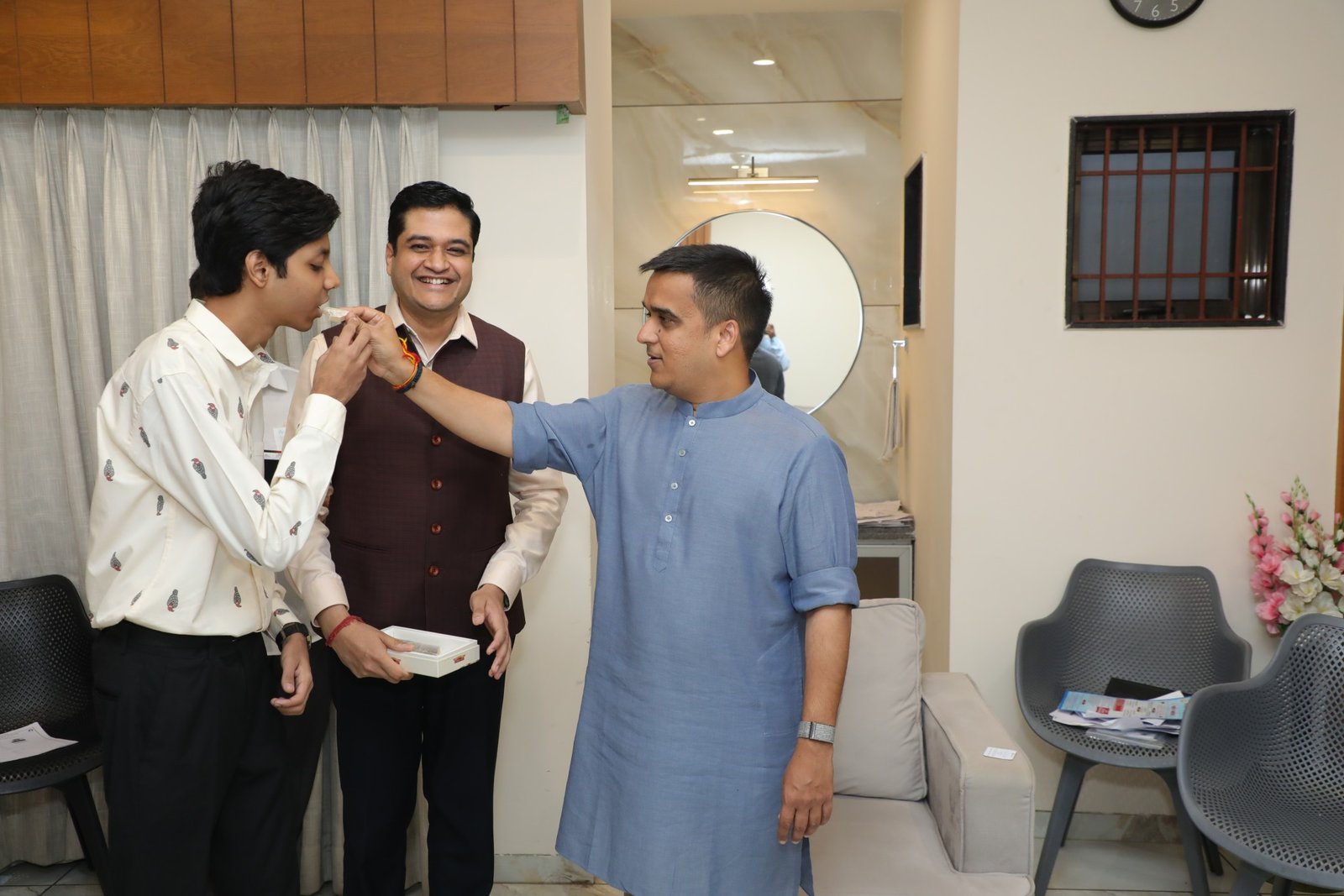 Felicitation moment